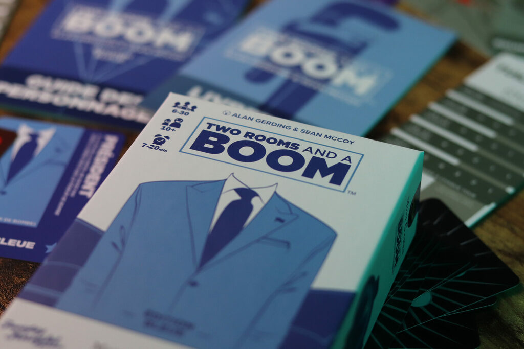 Two Rooms and A Boom (Bleu) - IELLO