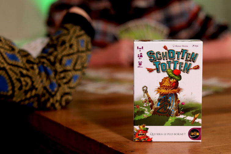 IELLO Schotten Totten Card Game - Strategic Border Battle For 2 Players (Ages 8+, 20 Min) - View #2